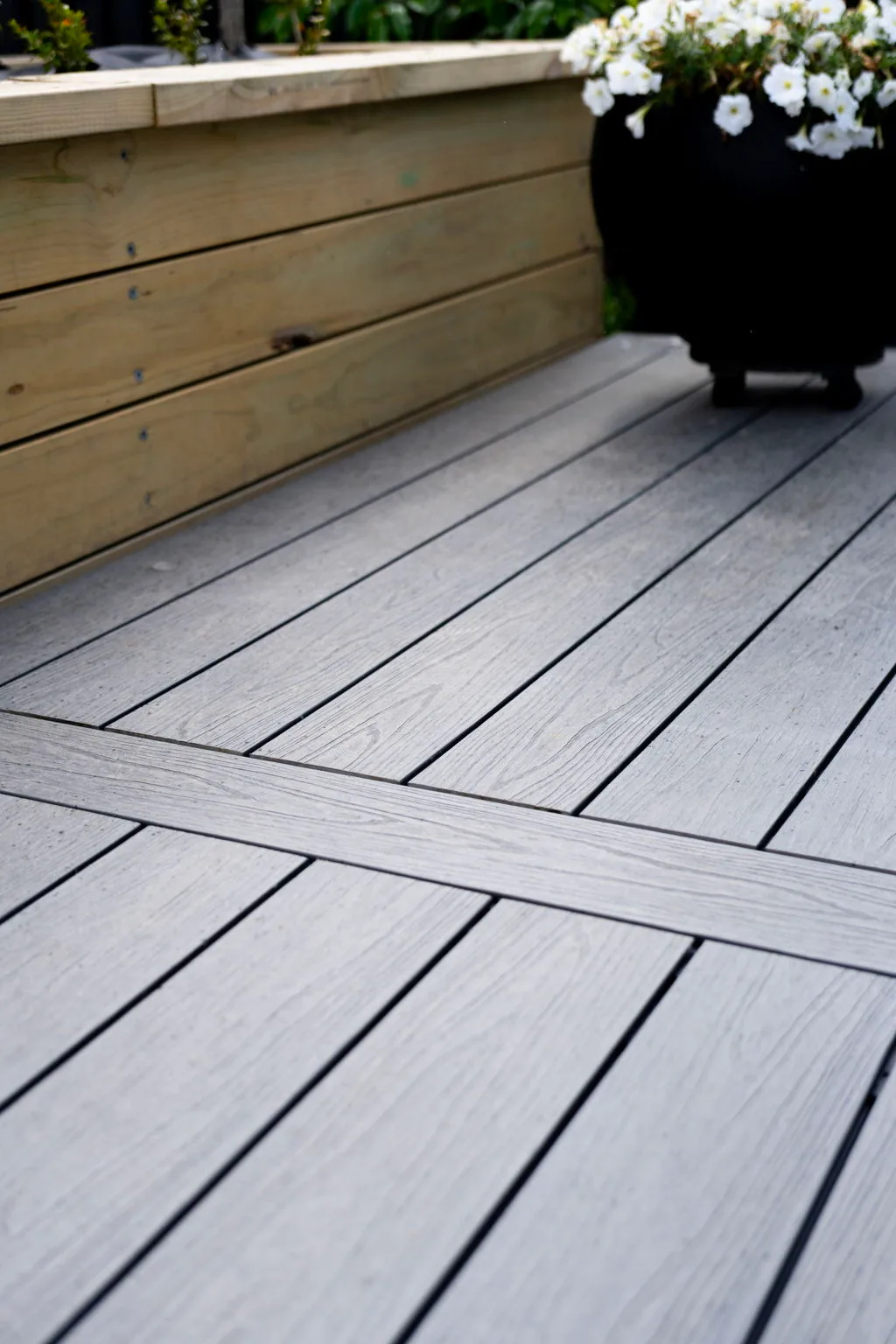 Deck builder Cashmere - Decks R Us elevated Port Hills build